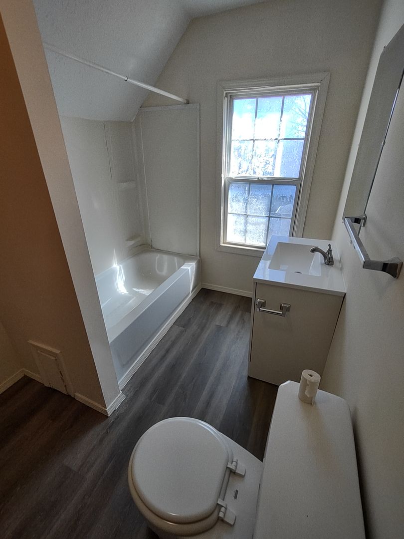 Lakewood Apartment: 1459 Ridgewood Ave