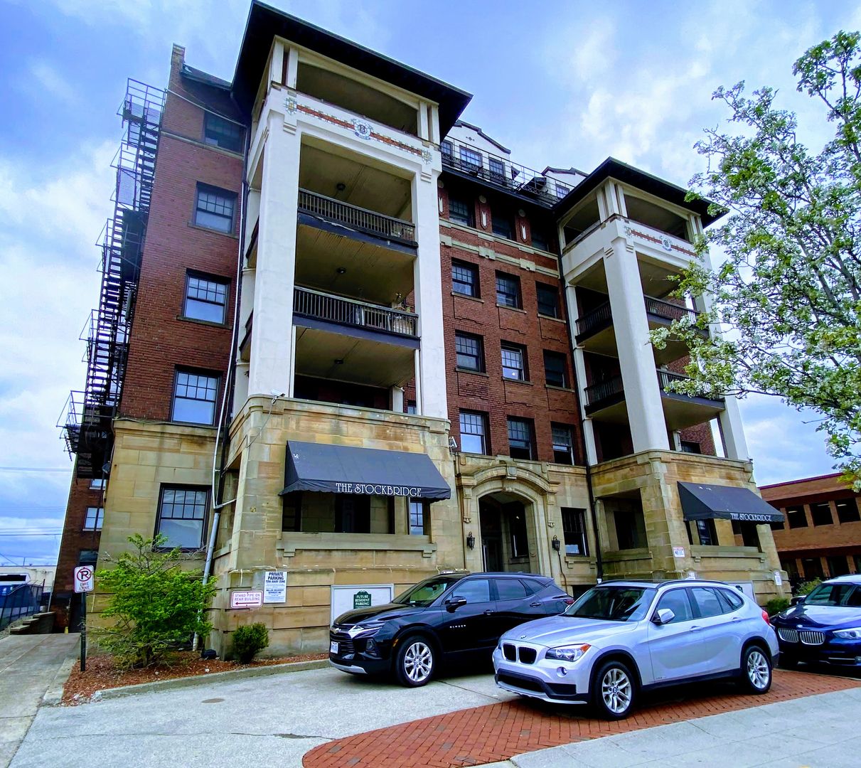 Cleveland Apartment: 3328 Euclid Ave