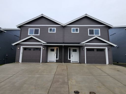 3 Bedroom 2.5 Bath in Winlock