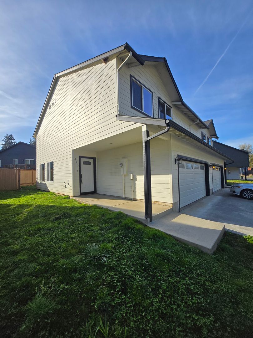 Winlock Multiplex: 213 Oak St