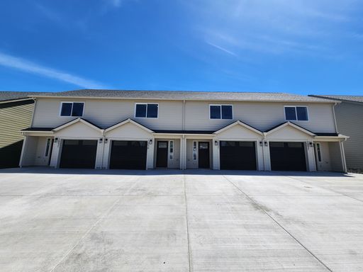 2 Bedroom 2.5 Bath in Winlock
