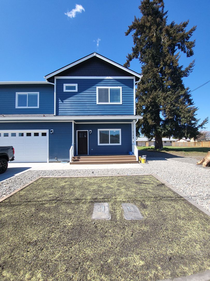 Centralia Multiplex: 683 Bryden Ave