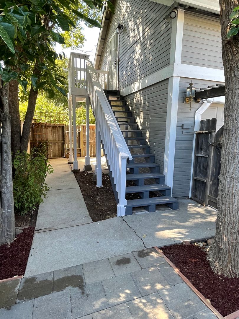 Folsom House: 507 1/2 Figueroa Street