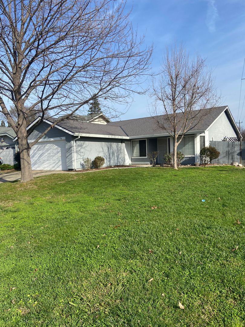 Sacramento House: 7158 Predial Way