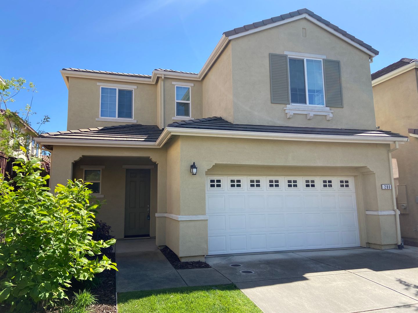 Folsom House: 280 Barnhill Drive
