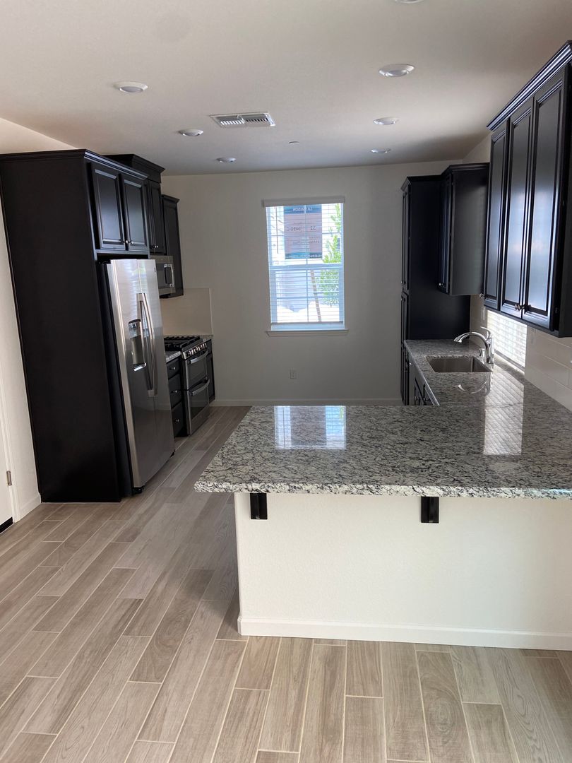 Roseville House: 217 Grandpre Place