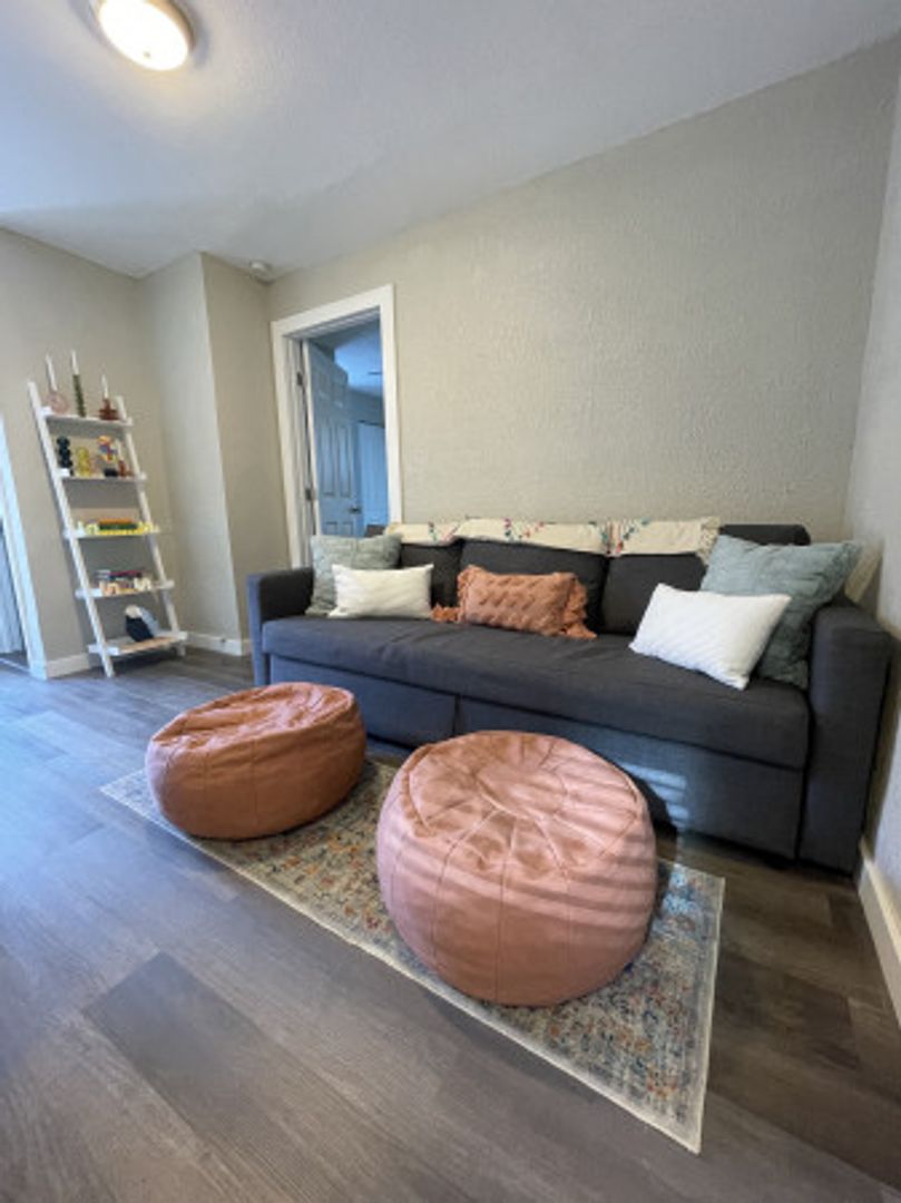 623 Mound Park Way S