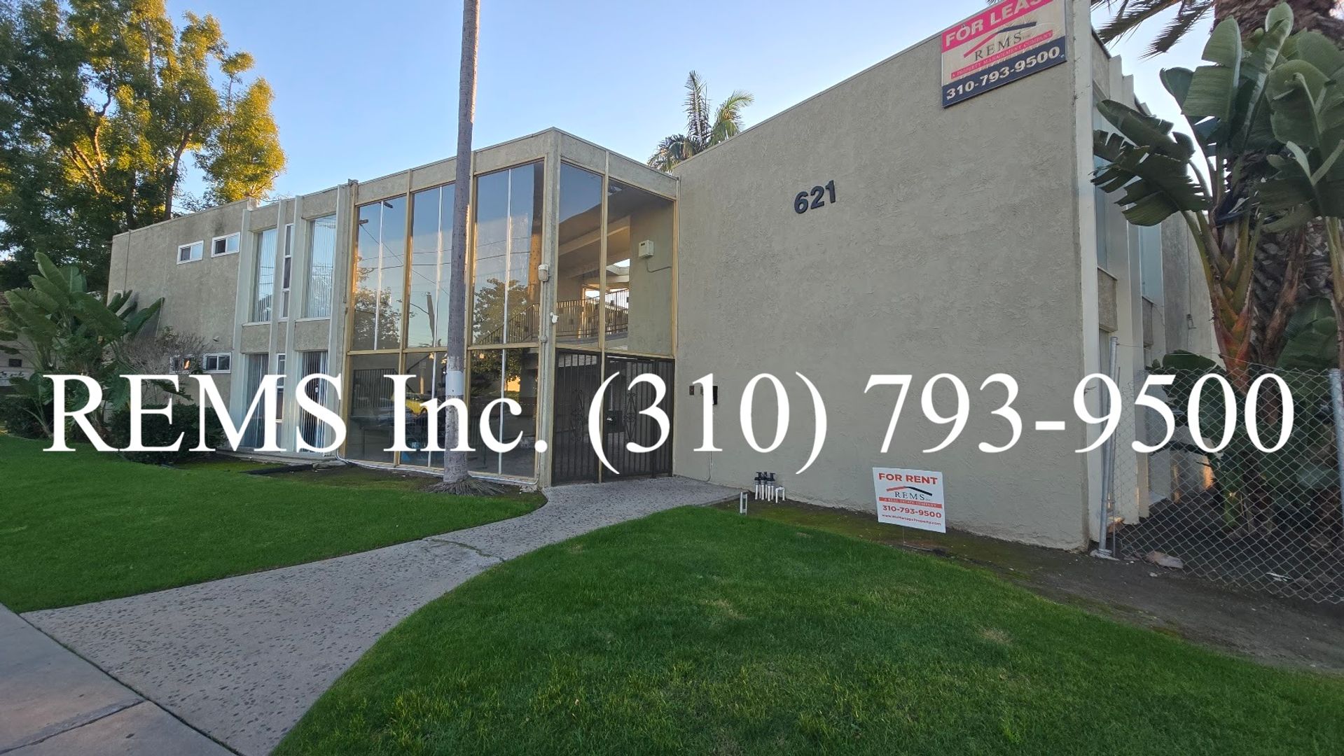 Inglewood Apartment: 621 N Market Street