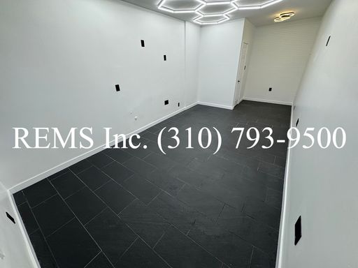 For Lease – Commercial Storefront Office Space