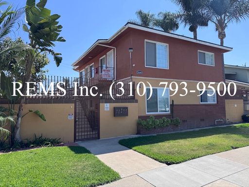 Refurbished Downstairs Apartment with A/C & Garage Parking