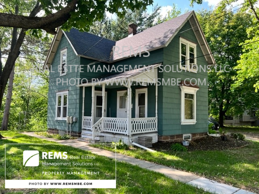 627 North Park St. - Lower Reedsburg, WI