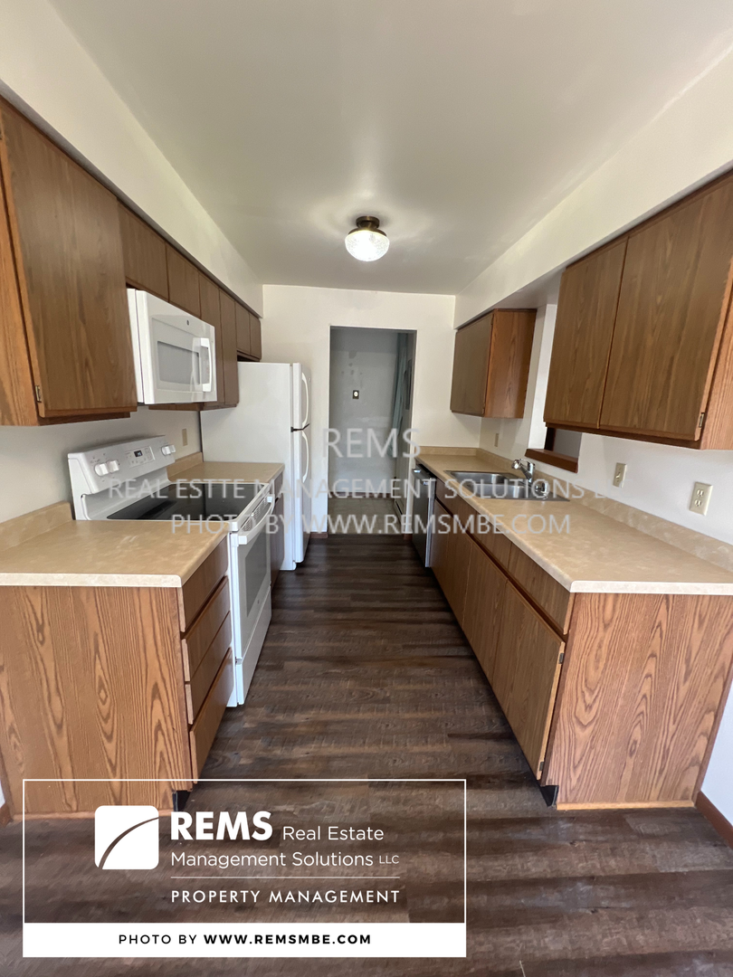 Poynette Apartment: 210 West John Street