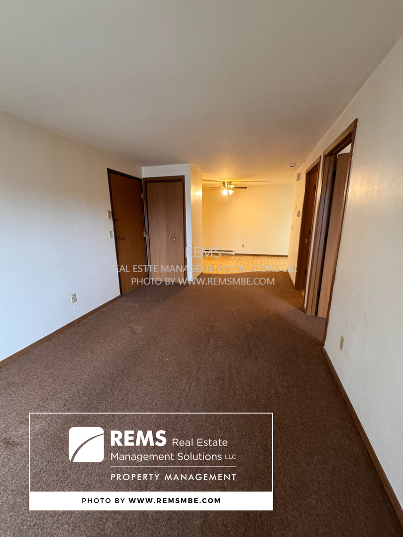 Wisconsin Dells Apartment: 1045 Oak Street