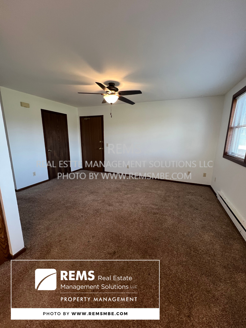 Wisconsin Dells Apartment: 155 West Adams Street