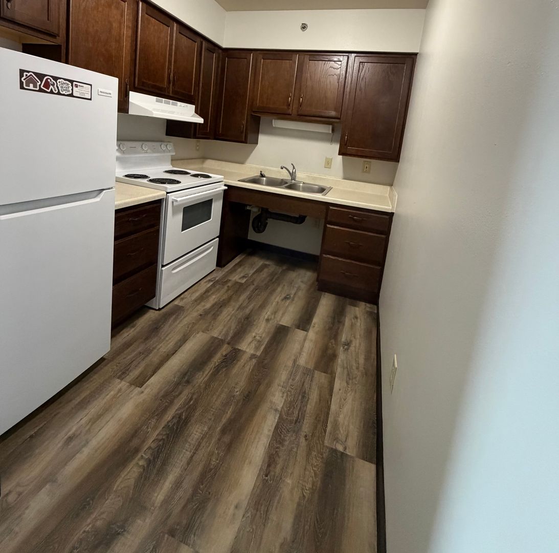 Sun Prairie Apartment: 605 Chase Boulevard
