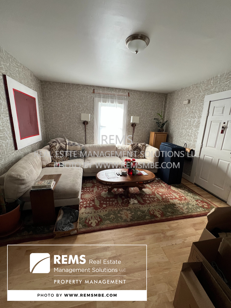 Madison Apartment: 947 Williamson Street