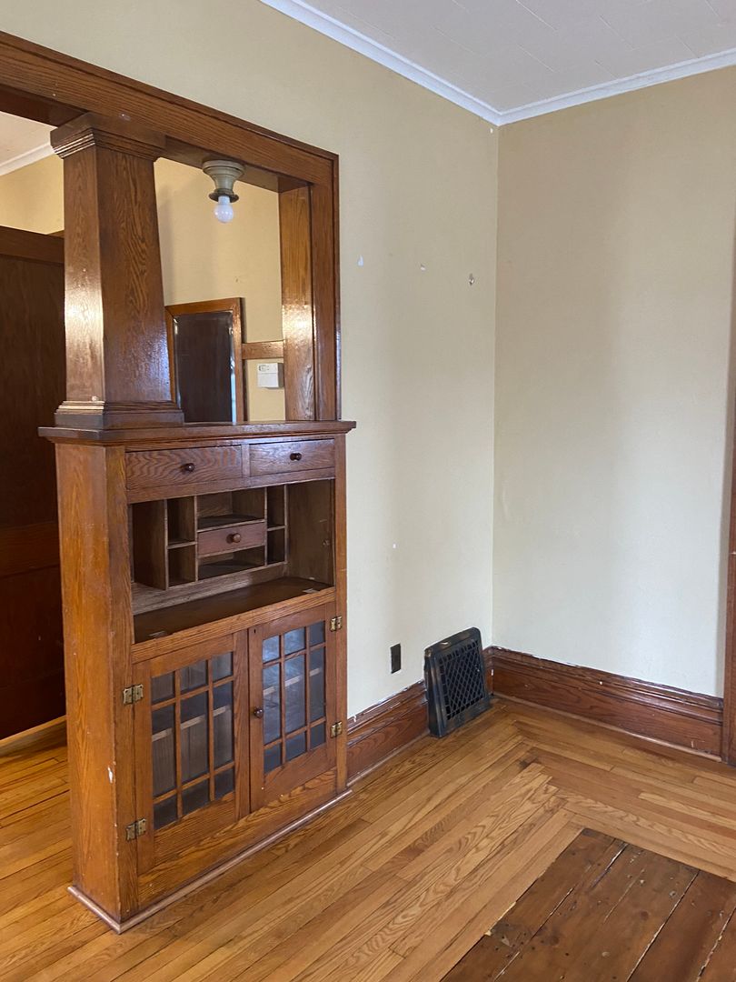 Reesdburg Apartment: 431/437 Clark Street