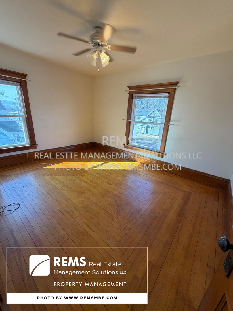 Reedsburg Apartment: 203 South Albert Avenue
