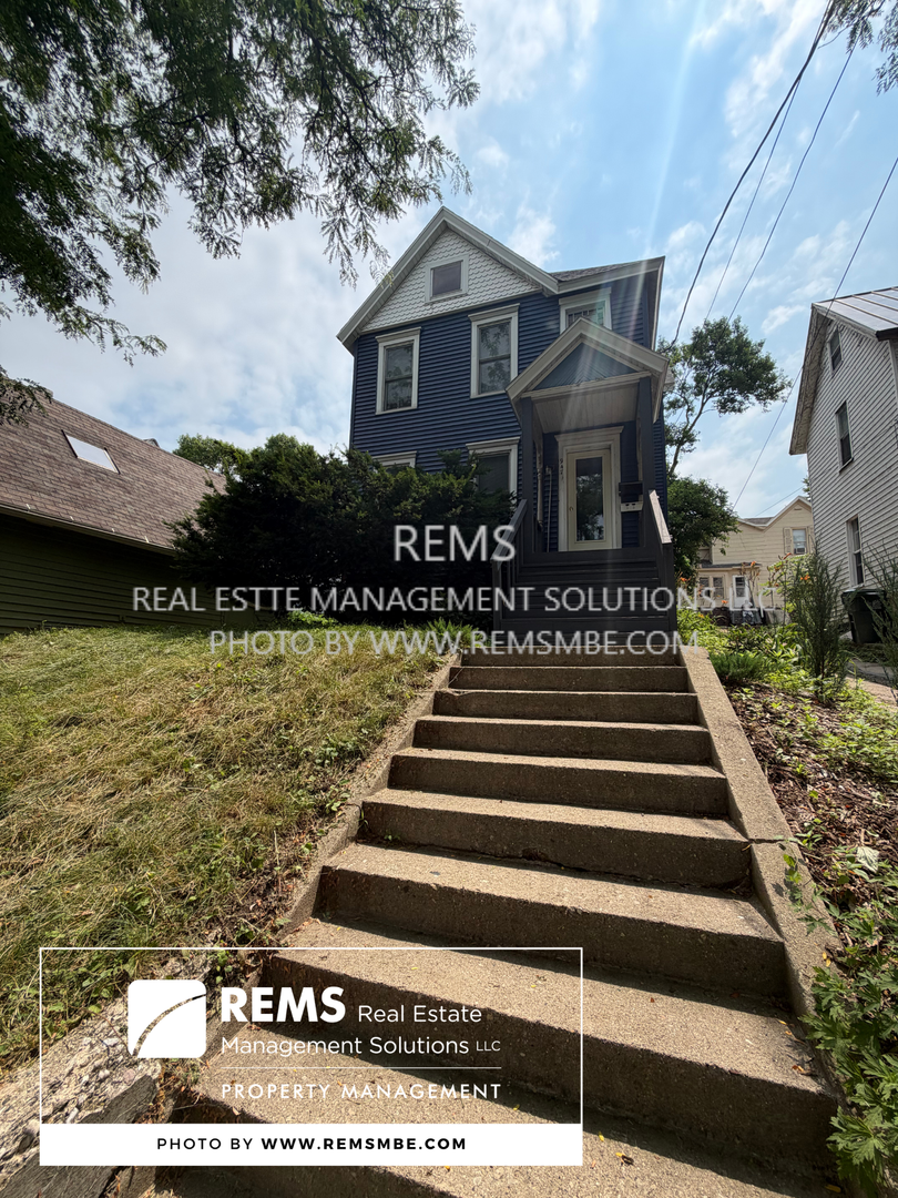 Madison Apartment: 947 Williamson Street
