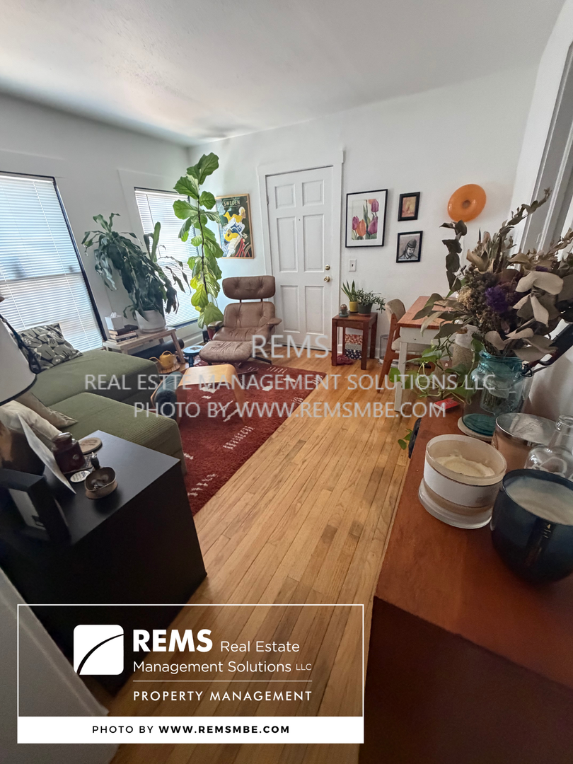 Madison Apartment: 813 Williamson Street