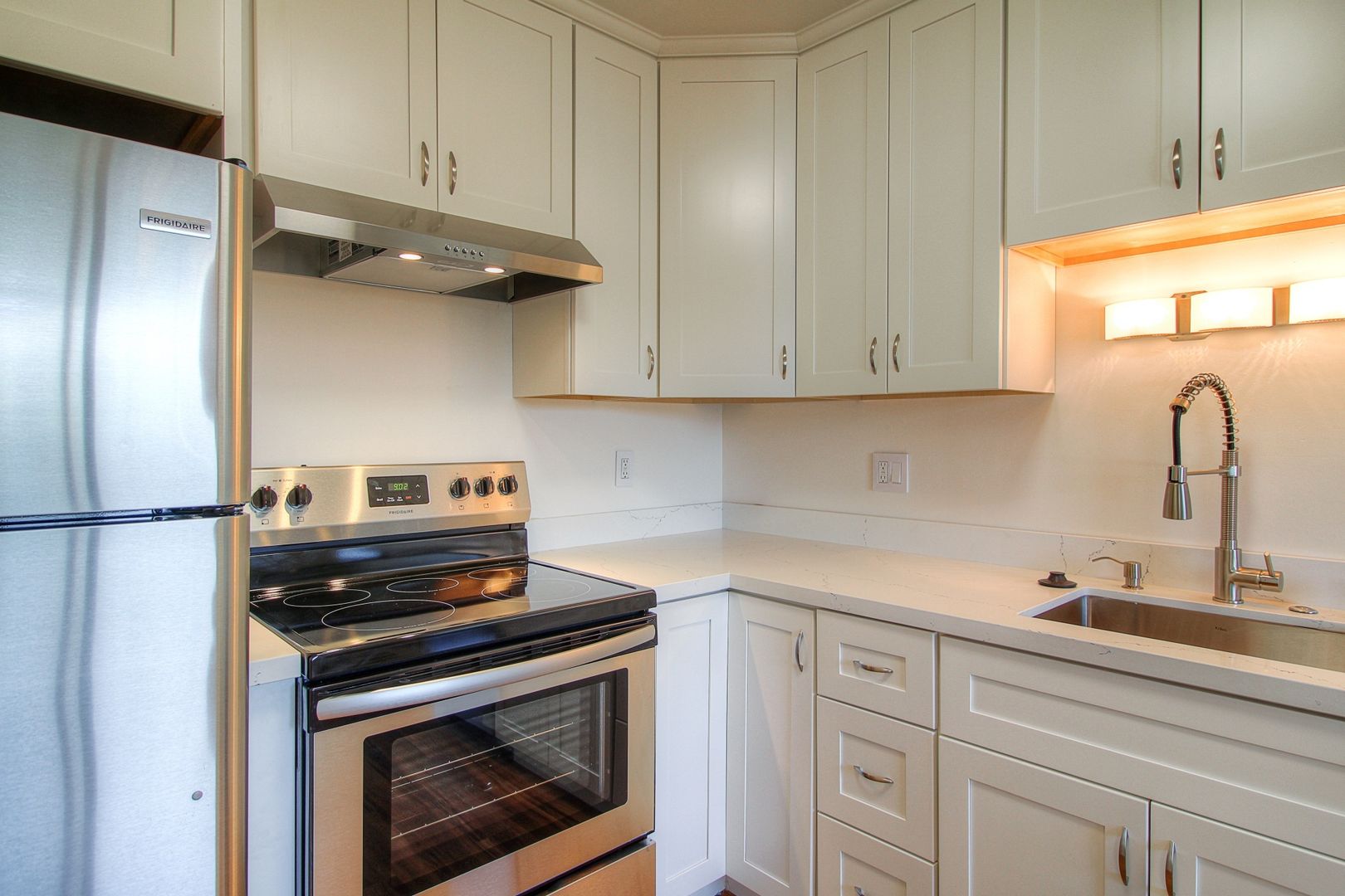 Santa Rosa Apartment: 1530 & 1532 Atlanta Court