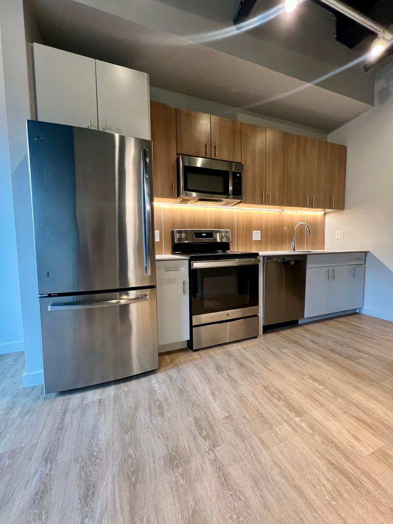 St. Louis Apartment: 2650 Locust St