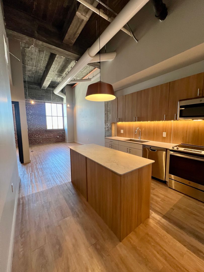 St. Louis Apartment: 2650 Locust St