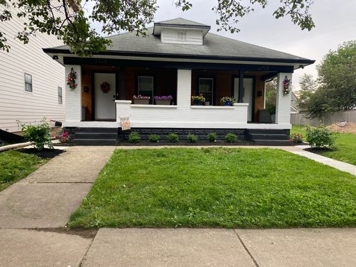 Luxury Finishes 1 Bed 1 Bath House with Basement For Rent – photo 1