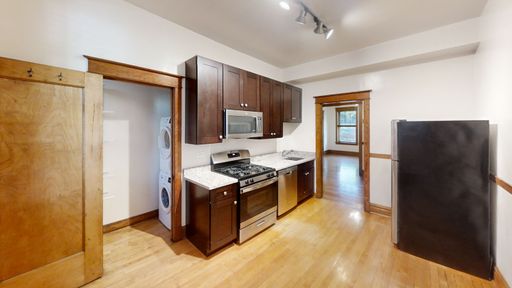 Amazing Updated Wrigleyville 2 Bed, 2 Bath Duplex Down Available NOW! – photo 1