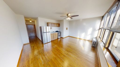 Elegant Albany Park Studio with Prime Location Available October 1, 2025 – photo 1