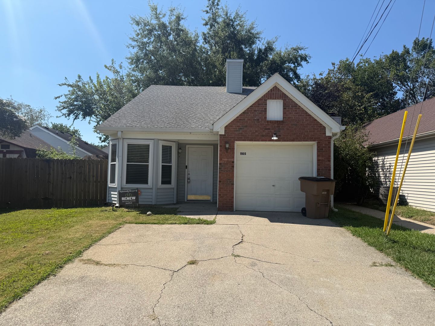 Nashville House: 1105 Alandee St