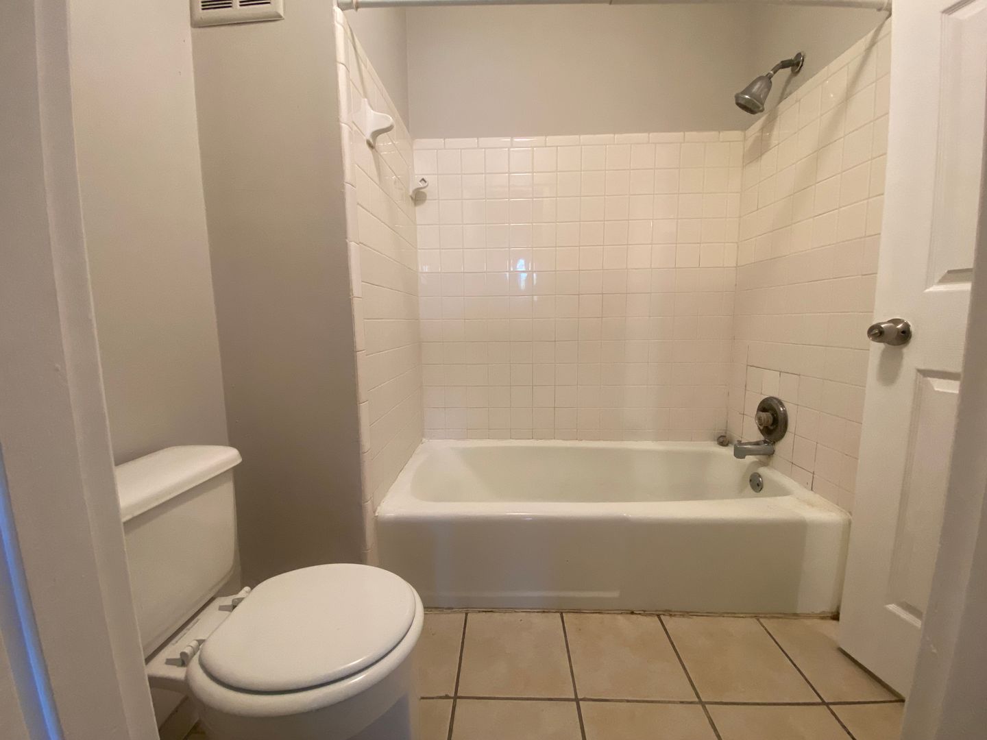 Madison Apartment: 323 Forest Park Rd