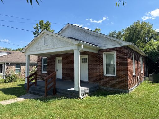 FOR RENT - Renovated Duplex in Gallatin - Half Off 1st Month Move in Special!