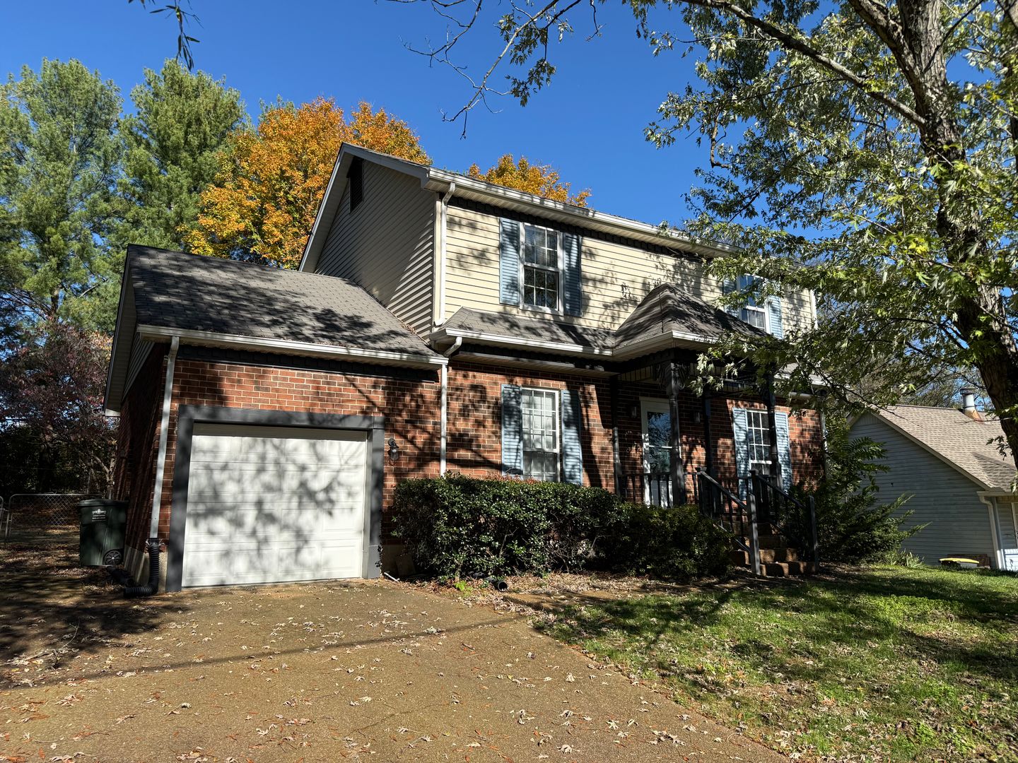 Antioch House: 1628 Hunters Branch Rd