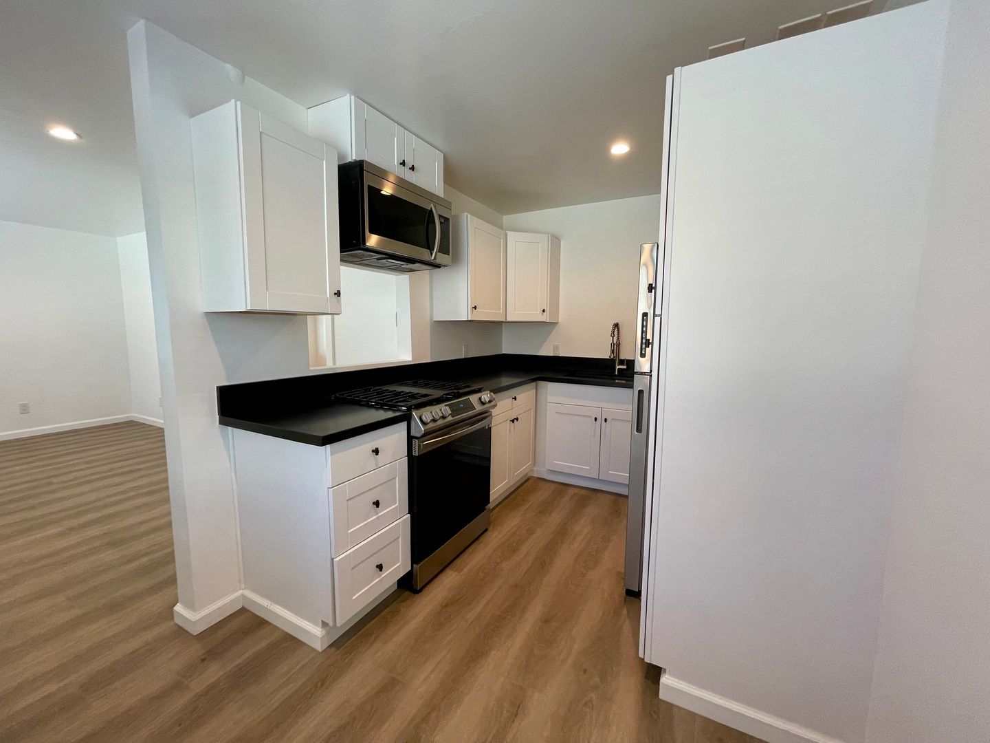 Ventura Apartment: 1125 S. Seaward Avenue