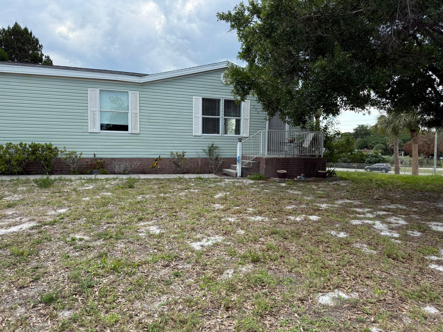 Sebastian Apartment: 829 High Street
