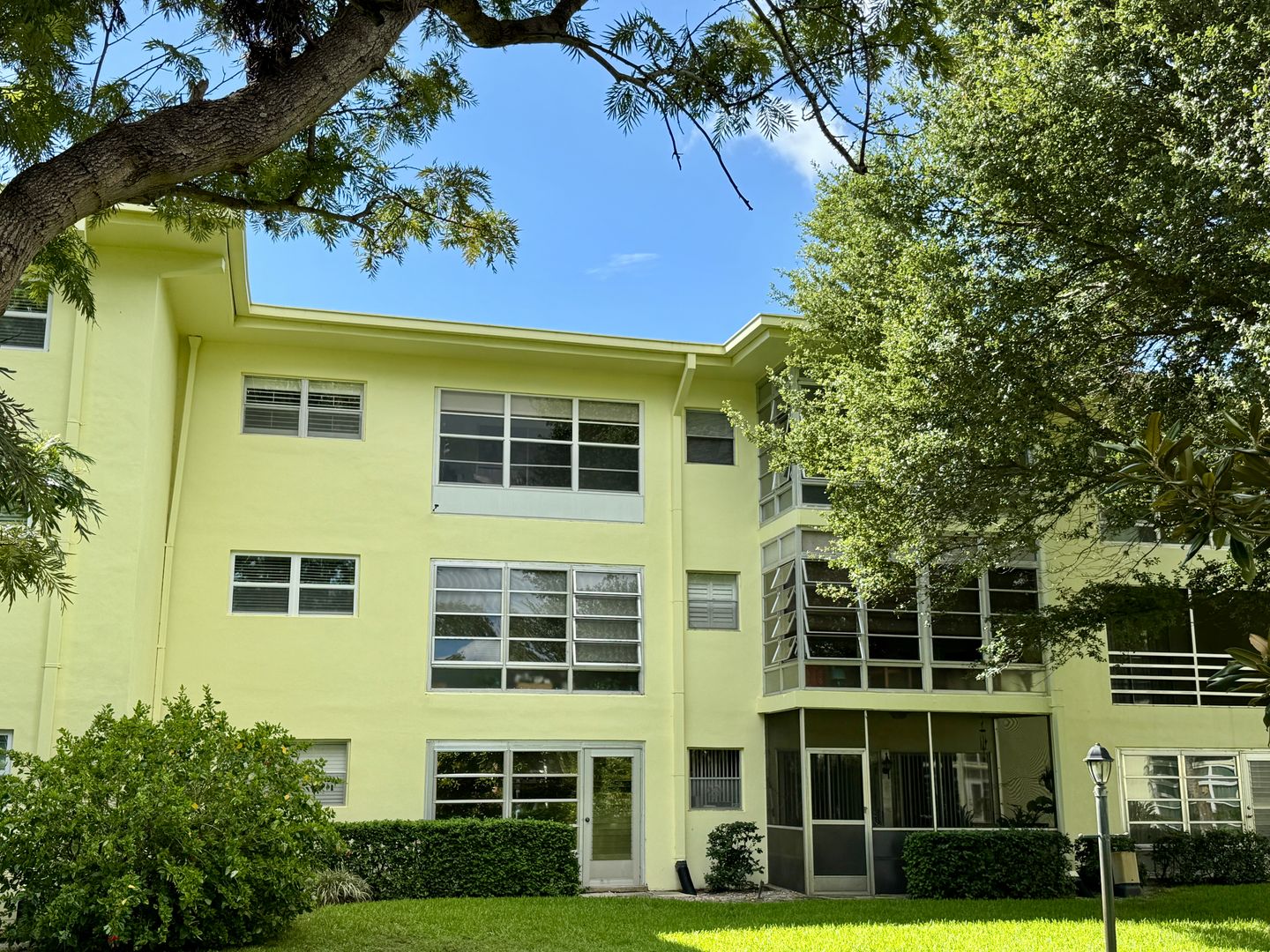 Vero Beach Condo: 1100 Ponce De Leon Cir. # E306