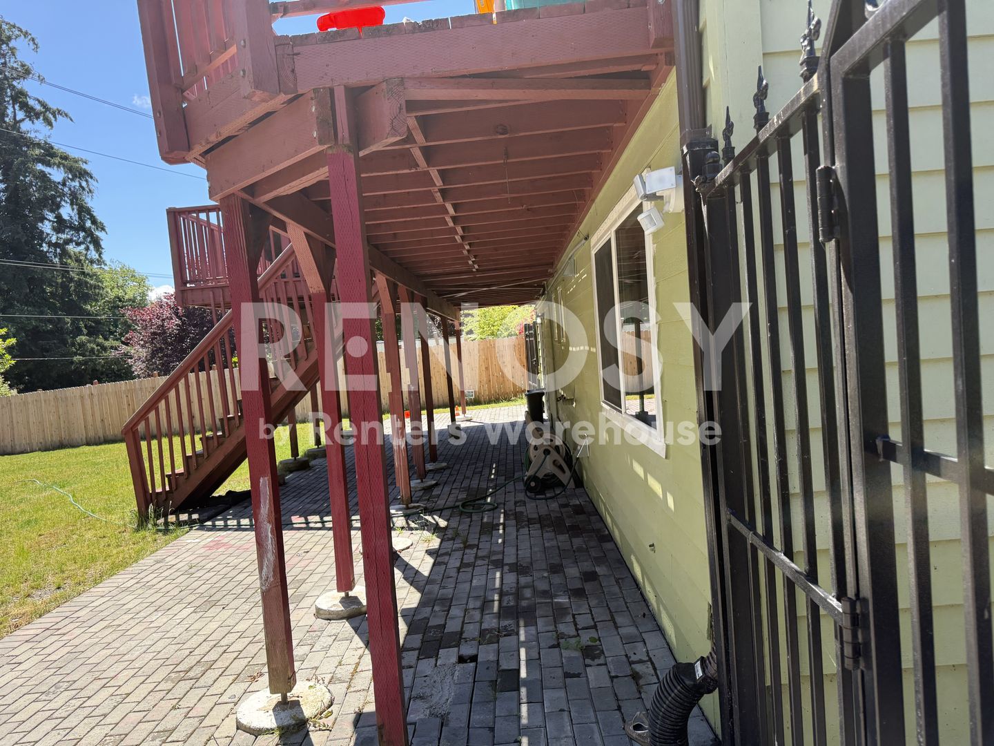 Kent House: 25406 35th Pl S