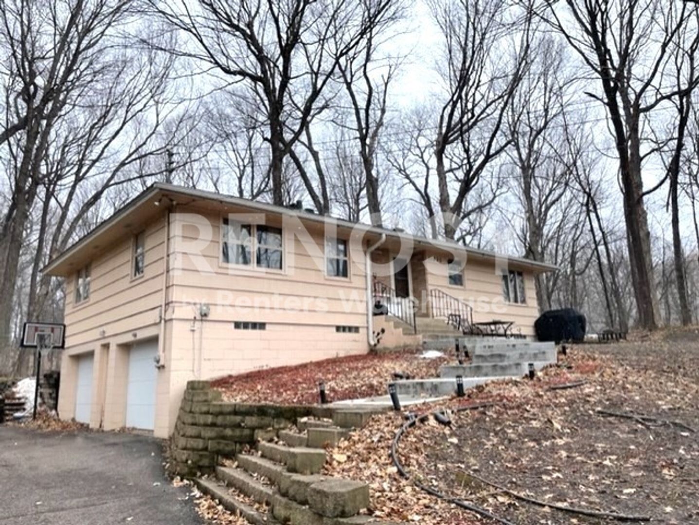Plymouth House: 11835 28th Ave N