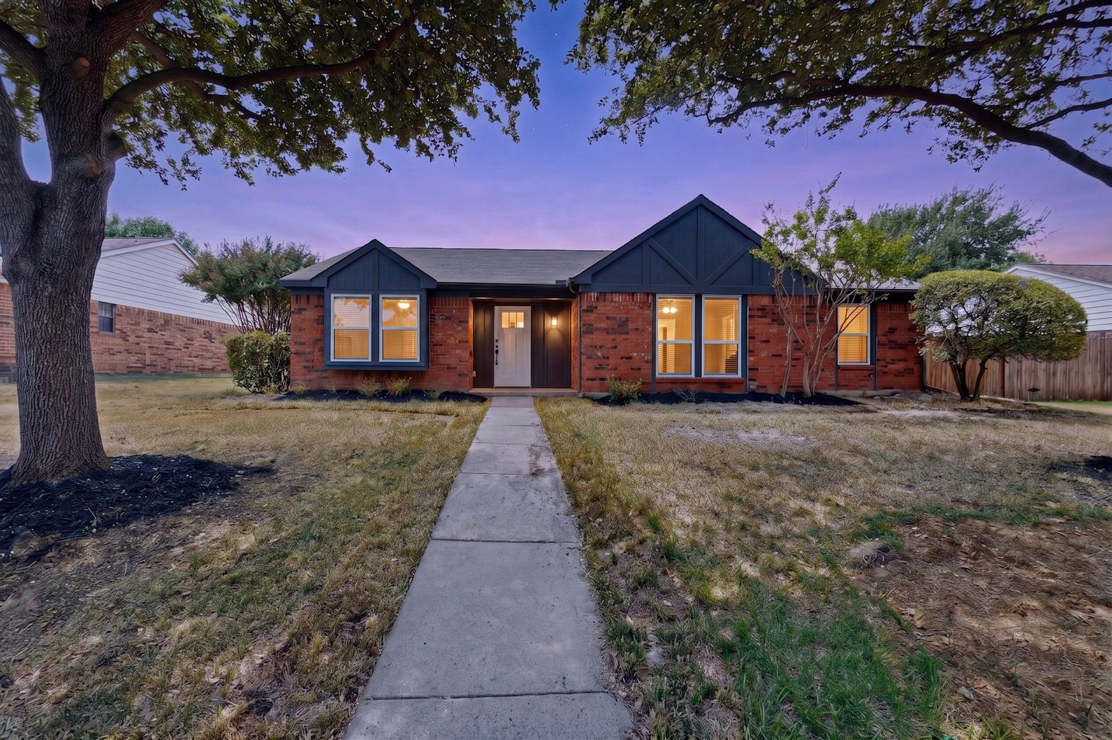 Coppell House: 215 Aspenway Dr