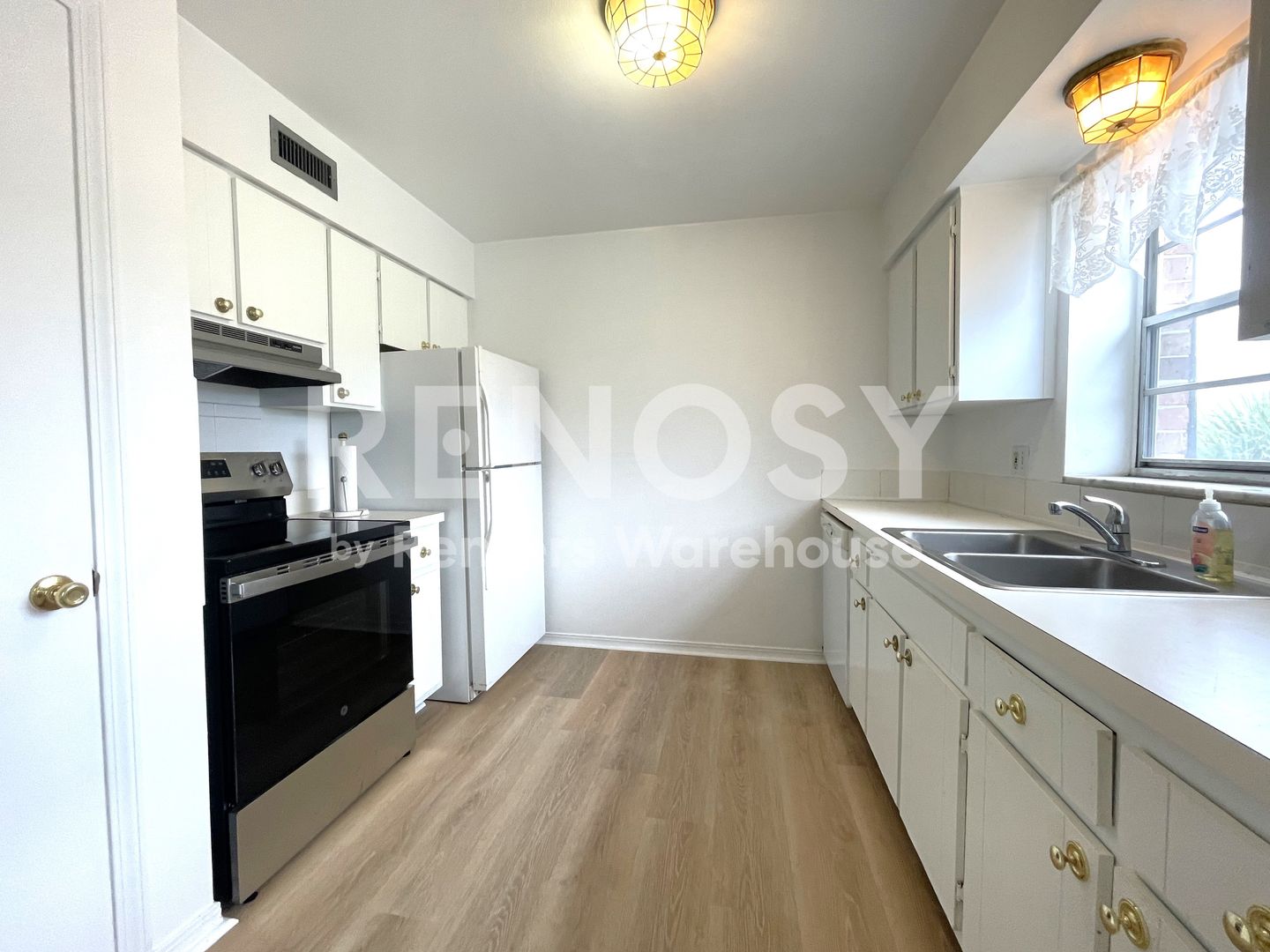 South Pasadena House: 1130 Rue des Chateaux #2A