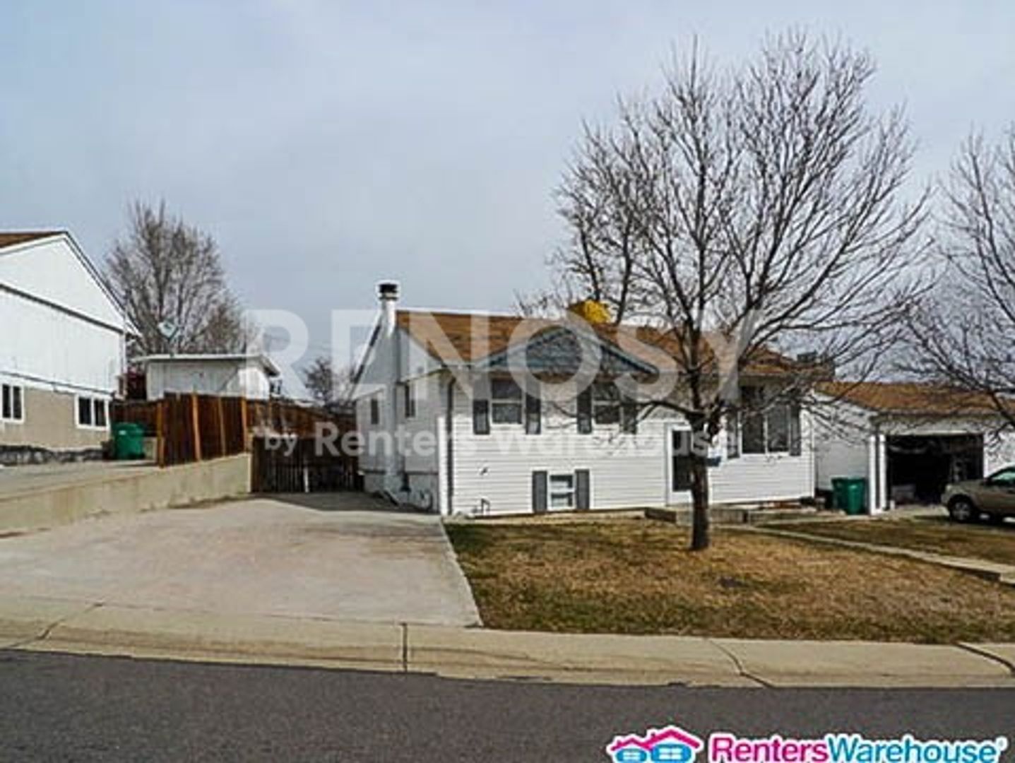 Denver House: 327 Leona Dr