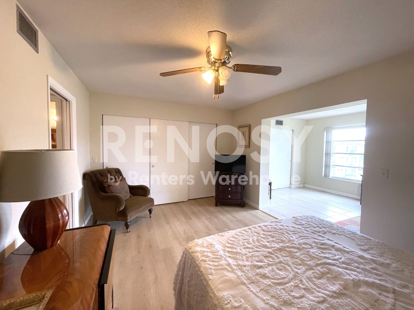 Clearwater Condo: 2042 Australia Way W