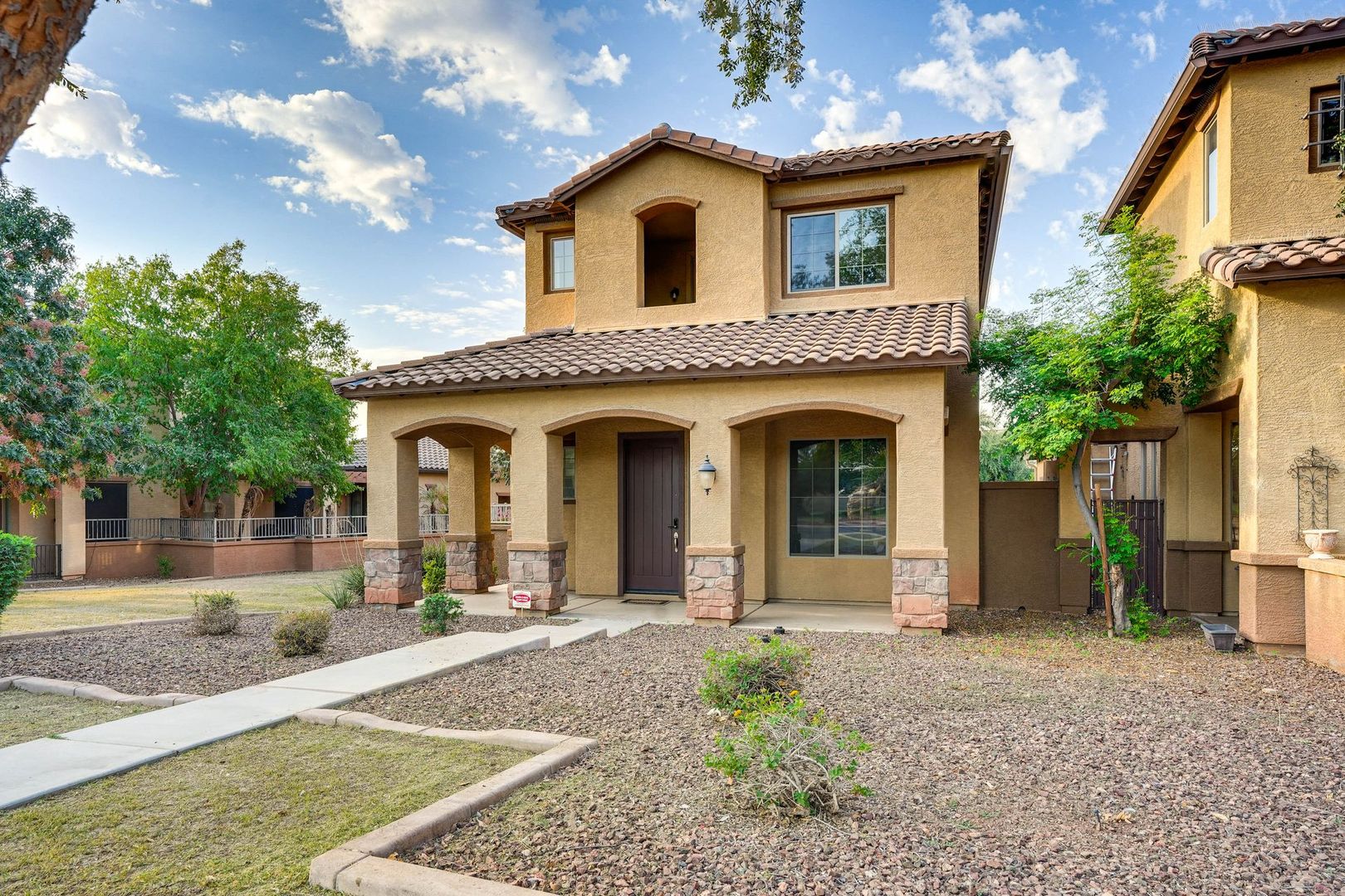 Litchfield Park House: 845 W Village Pkwy