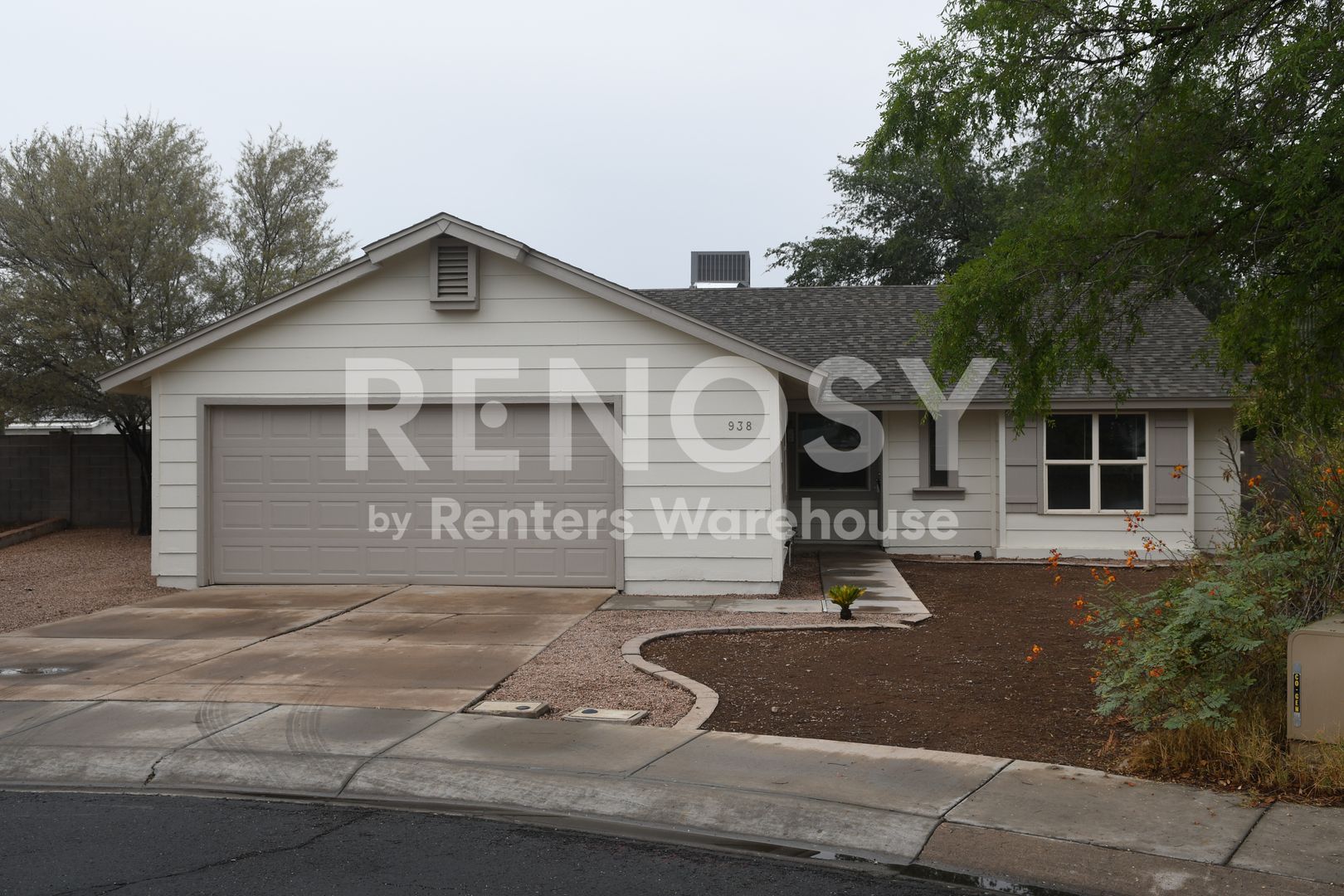 Gilbert House: 938 N Evergreen Cir.