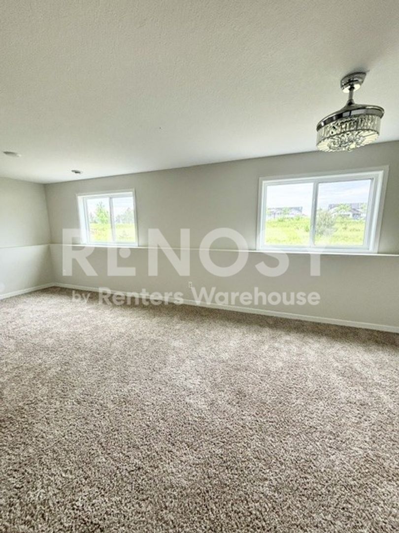Saint Cloud House: 4634 9th St NE