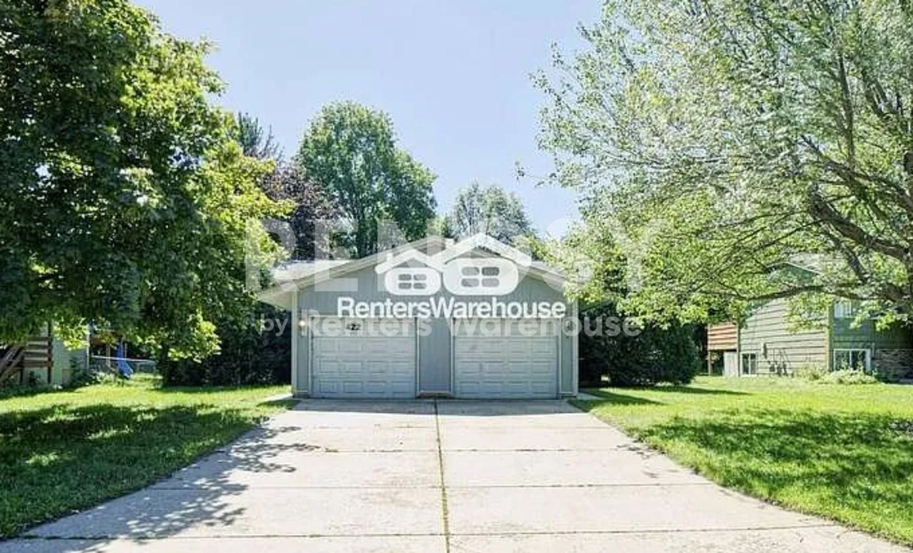West St Paul House: 422 Arion St E