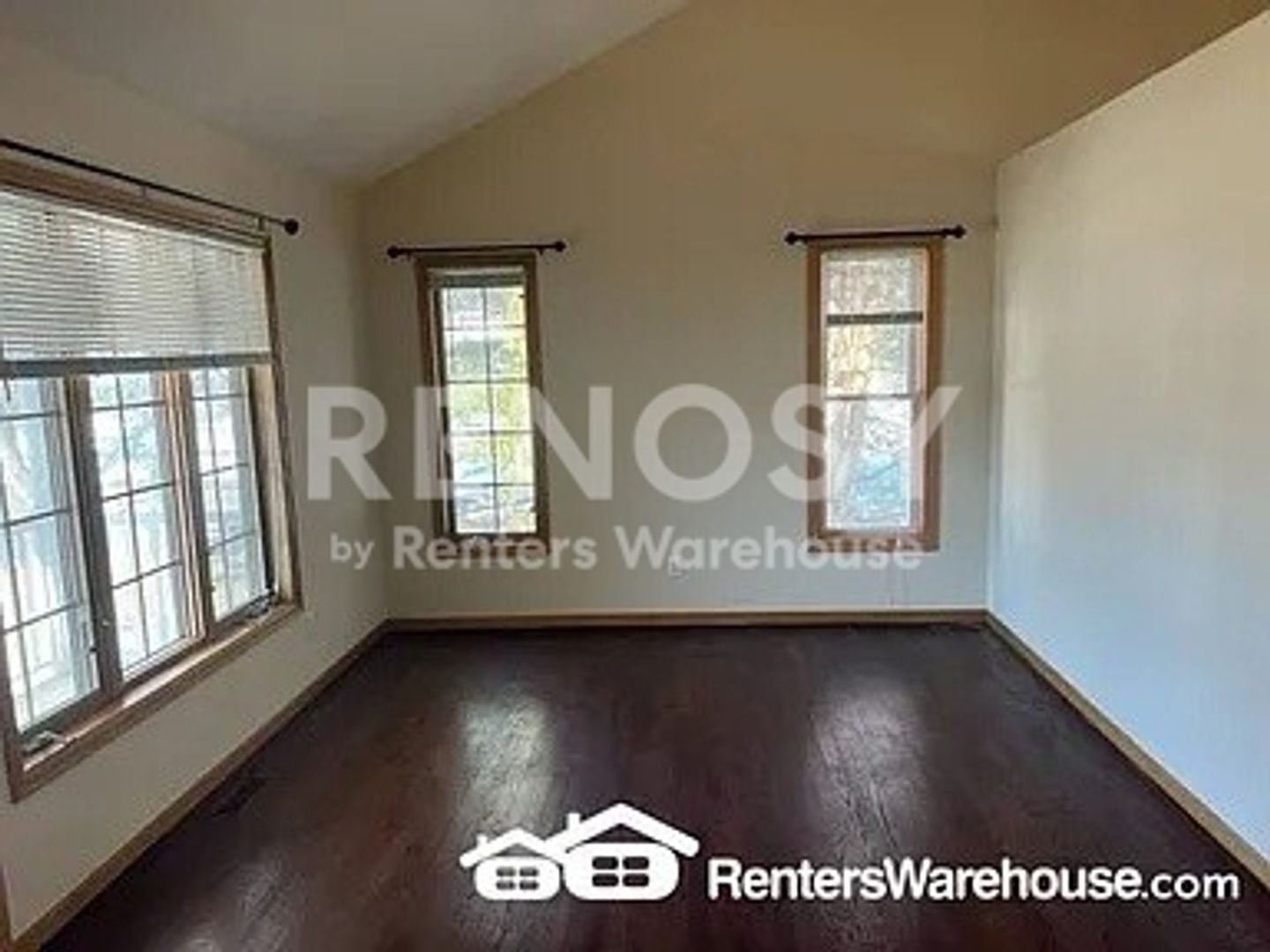 Oakdale House: 7854 9th St N