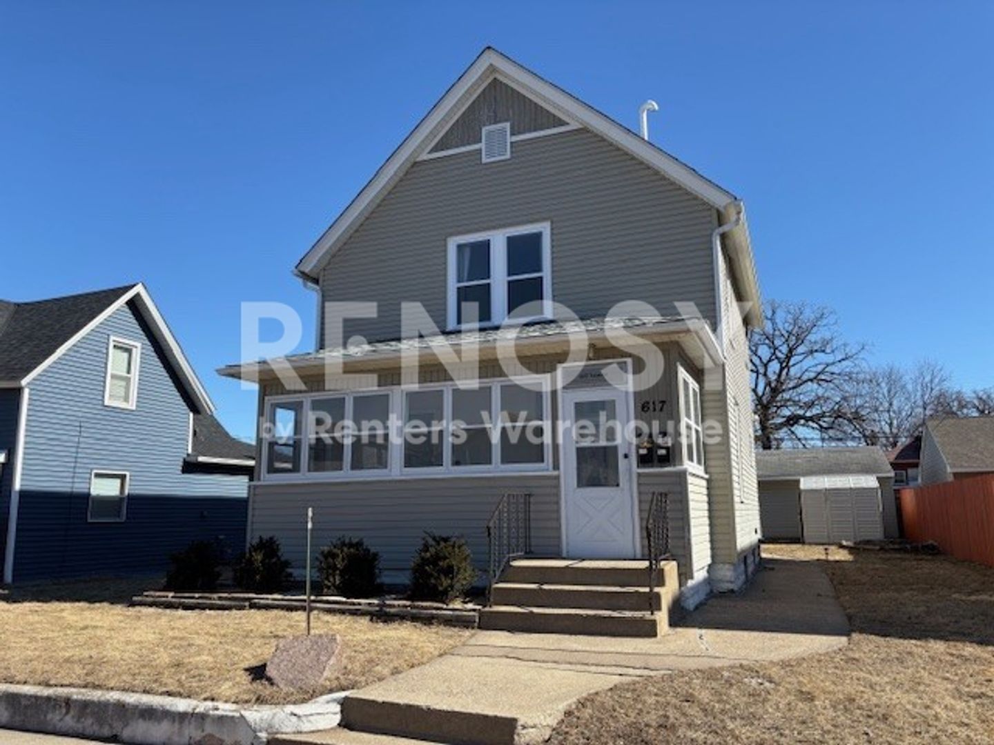 South St Paul House: 617 2nd Ave S