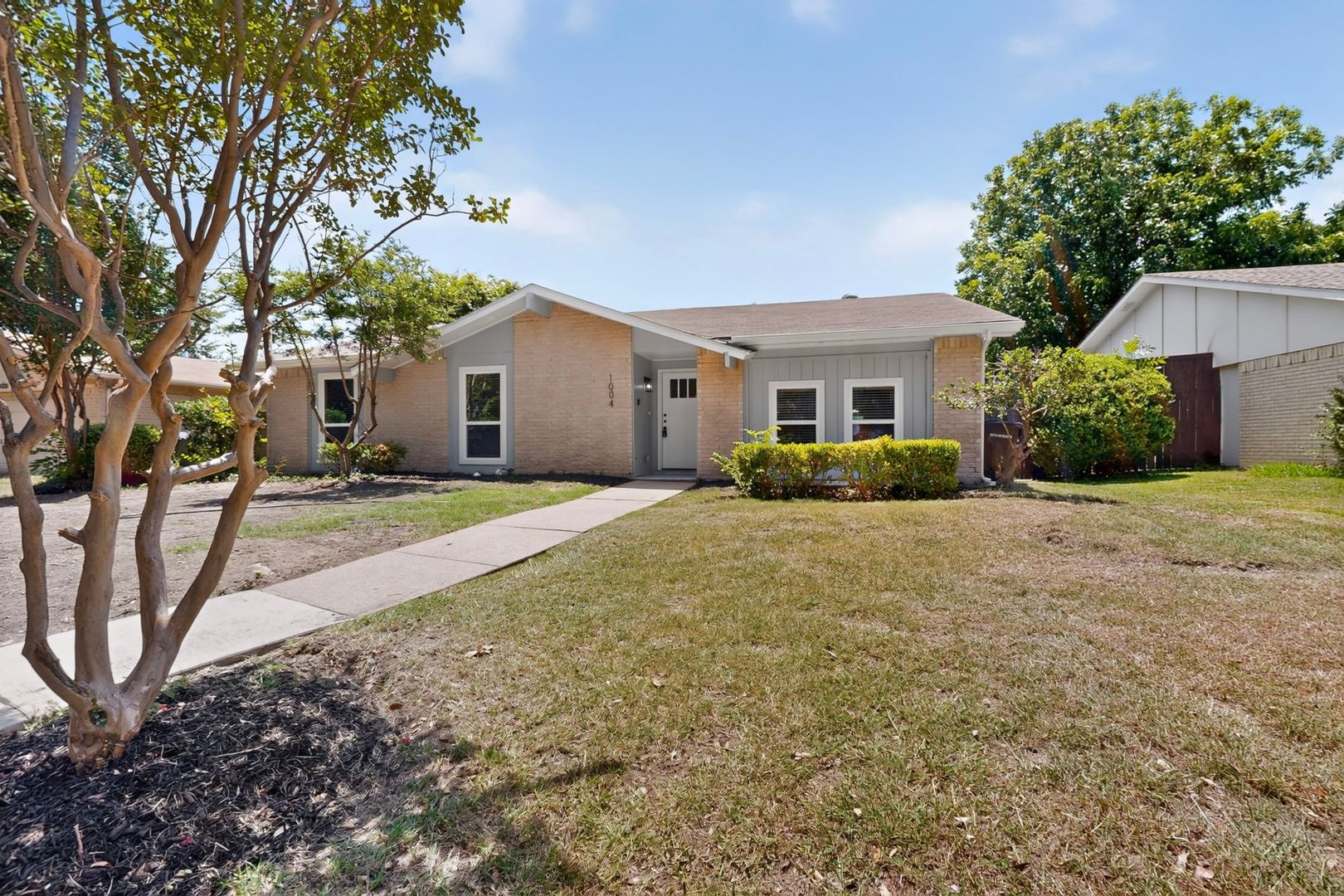 Plano House: 1004 Cross Bend Rd